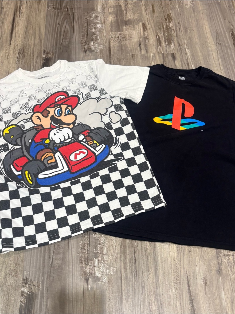 Boys SZ L (10/12) Video Game T-shirts Sony PlayStation/ Nintendo Mario Kart